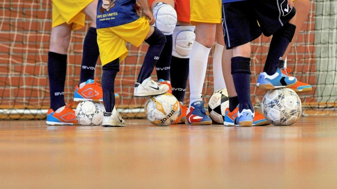 Boas Razões e Benefícios para o(a) seu filho(a) praticar Futsal. – Futebol de Formação